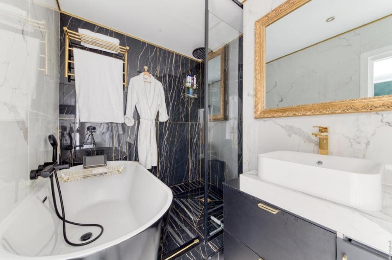 Luxury Maubourg - Vue Mer - Croisette 50M Plage - Clim - Terrasse Cannes Bagian luar foto